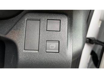 Vauxhall Combo Life 100kW Design XL 52kWh 5dr Auto [7 Seat] Electric Estate