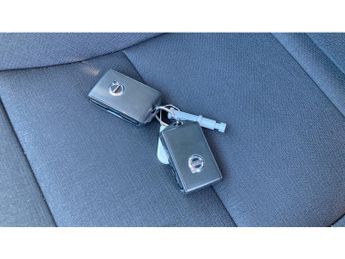 Volvo XC40 2.0 T4 Momentum 5dr AWD Geartronic Petrol Estate