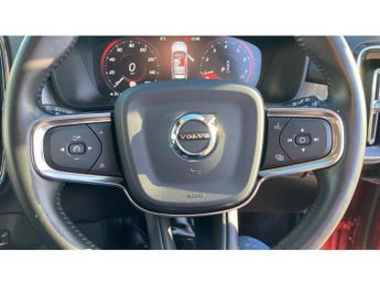 Volvo XC40 2.0 T4 Momentum 5dr AWD Geartronic Petrol Estate