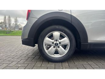 MINI Hatchback 1.5 Cooper Classic Premium 5dr Auto Petrol Hatchback