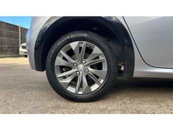 Peugeot 208 100kW Allure Premium 50kWh 5dr Auto Electric Hatchback