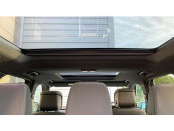 Land Rover Discovery 3.0 D300 Dynamic SE 5dr Auto Diesel Station Wagon