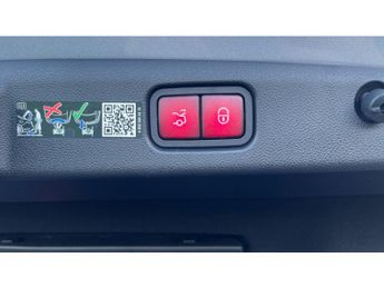 Mercedes-Benz E-Class E200 AMG Line Premium Plus 4dr 9G-Tronic Petrol Saloon