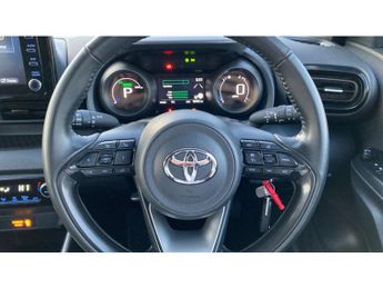 Toyota Yaris 1.5 Hybrid Design 5dr CVT Hybrid Hatchback