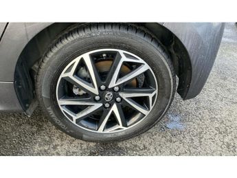 Toyota Yaris 1.5 Hybrid Design 5dr CVT Hybrid Hatchback