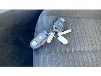 Peugeot 208 1.2 PureTech 100 Active Premium 5dr EAT8 Petrol Hatchback