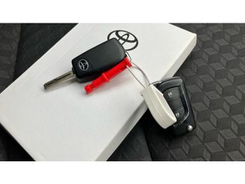 Toyota Yaris 1.5 Hybrid Design 5dr CVT Hybrid Hatchback