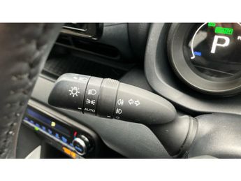 Toyota Yaris 1.5 Hybrid Design 5dr CVT Hybrid Hatchback