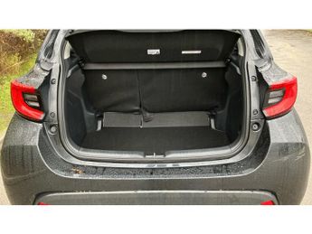 Toyota Yaris 1.5 Hybrid Design 5dr CVT Hybrid Hatchback
