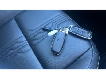 Nissan Juke 1.6 Hybrid Tekna 5dr Auto Hybrid Hatchback