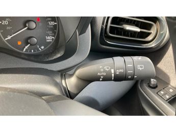 Toyota Yaris 1.5 Hybrid Icon 5dr CVT Hybrid Hatchback