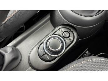 MINI Hatchback 1.5 Cooper Classic 3dr Auto Petrol Hatchback