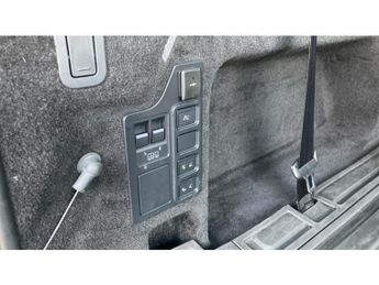 Land Rover Discovery 3.0 D300 Dynamic HSE 5dr Auto Diesel Station Wagon