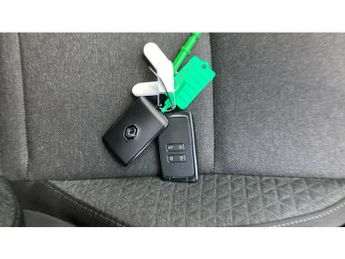 Renault Clio 1.6 E-TECH Hybrid 140 Iconic 5dr Auto Hybrid Hatchback