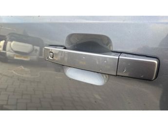 Land Rover Defender 3.0 D250 X-Dynamic SE 110 5dr Auto Diesel Estate