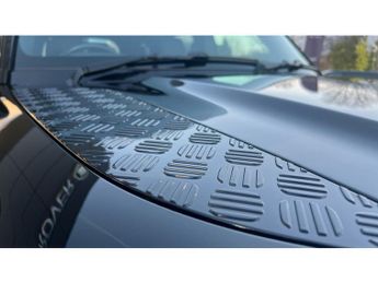 Land Rover Defender 3.0 D300 X-Dynamic SE 110 5dr Auto [7 Seat] Diesel Estate