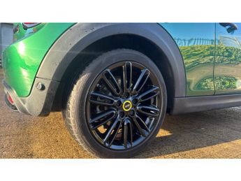 MINI Hatchback 135kW Cooper S Level 2 33kWh 3dr Auto Electric Hatchback