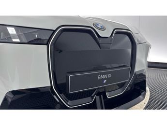 BMW iX 300kW xDrive45 M Sport 101kWh 5dr Auto [Pro Pack] Electric Estat