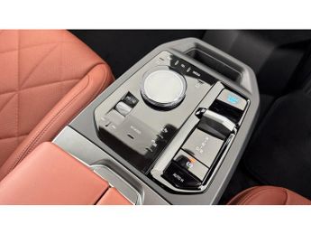 BMW iX 300kW xDrive45 M Sport 101kWh 5dr Auto [Pro Pack] Electric Estat