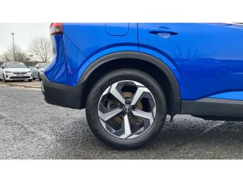 Nissan Qashqai 1.3 DiG-T MH 158 N-Connecta 5dr Xtronic Petrol Hatchback
