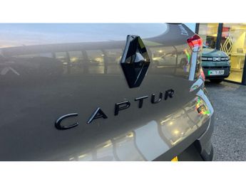 Renault Captur 1.6 E-Tech full hybrid 145 Engineered 5dr Auto Hybrid Hatchback