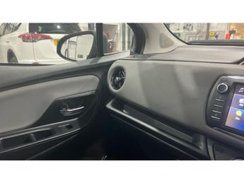 Toyota Yaris 1.5 VVT-i Icon Tech 5dr CVT Petrol Hatchback