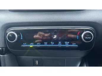 Toyota Yaris 1.5 Hybrid Design 5dr CVT Hybrid Hatchback
