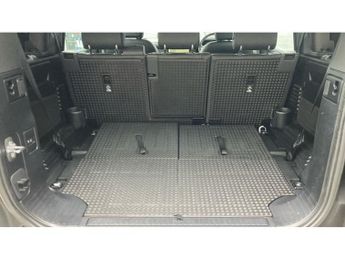 Land Rover Defender 3.0 D250 SE 110 5dr Auto [7 Seat] Diesel Estate