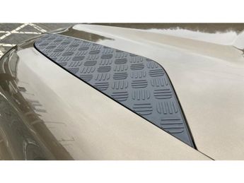 Land Rover Defender 3.0 D250 SE 110 5dr Auto [7 Seat] Diesel Estate