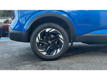 Nissan Qashqai 1.3 DiG-T MH 158 N-Connecta 5dr Xtronic Petrol Hatchback
