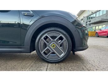 MINI Hatchback 135kW Cooper S Resolute Edition 33kWh 3dr Auto Electric Hatchbac