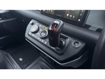 Land Rover Defender 110 Diesel 3.0 D250 Hard Top Auto