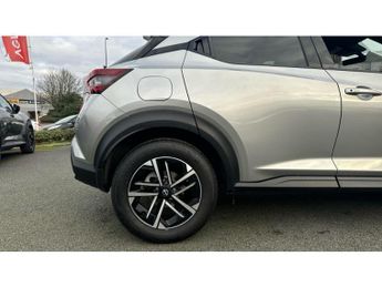 Nissan Juke 1.0 DiG-T N-Connecta 5dr DCT Petrol Hatchback