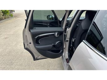 MINI Hatchback 1.5 Cooper Sport 5dr Auto [Comfort Pack] Petrol Hatchback