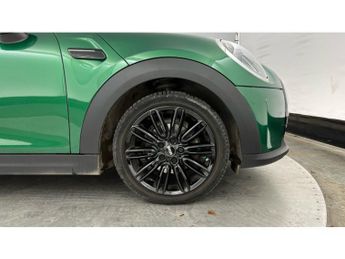 MINI Hatchback 1.5 Cooper Exclusive 3dr Auto Petrol Hatchback