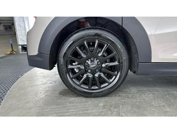 MINI Hatchback 1.5 Cooper Classic 5dr Auto [Nav Pack] Petrol Hatchback