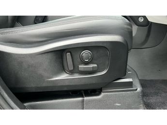 Land Rover Defender 3.0 D250 SE 110 5dr Auto Diesel Estate