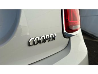 MINI Hatchback 1.5 Cooper Classic Premium 5dr Auto Petrol Hatchback