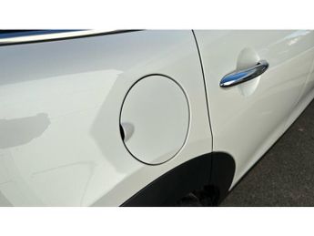 MINI Hatchback 1.5 Cooper Classic Premium 5dr Auto Petrol Hatchback