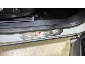 Ford Puma 1.0 EcoBoost Hybrid mHEV 155 ST-Line X DCT 5dr Petrol Hatchback