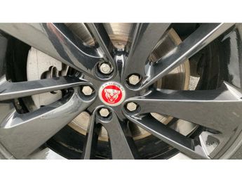 Jaguar F-Pace 2.0 D200 R-Dynamic Black 5dr Auto AWD Diesel Estate