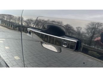 Land Rover Defender 3.0 D250 X-Dynamic SE 110 5dr Auto Diesel Estate