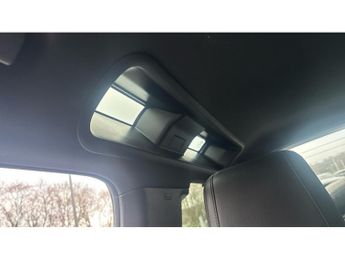 Land Rover Defender 3.0 D250 X-Dynamic SE 110 5dr Auto Diesel Estate