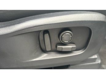 Land Rover Defender 3.0 D250 X-Dynamic SE 110 5dr Auto Diesel Estate