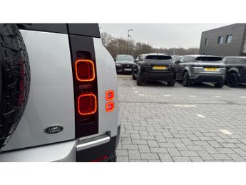 Land Rover Defender 90 Diesel 3.0 D250 Hard Top SE Auto