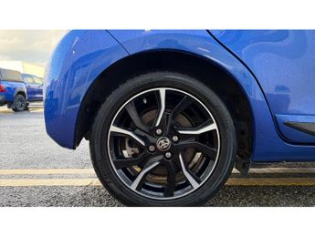 Toyota Yaris 1.5 Hybrid Design 5dr CVT Hybrid Hatchback