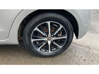 Toyota Yaris 1.5 Hybrid Icon Tech 5dr CVT Hybrid Hatchback