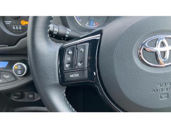 Toyota Yaris 1.5 Hybrid Icon Tech 5dr CVT Hybrid Hatchback