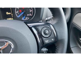 Toyota Yaris 1.5 Hybrid Icon Tech 5dr CVT Hybrid Hatchback