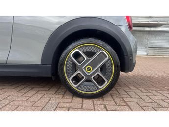 MINI Hatchback 135kW Cooper S Level 2 33kWh 3dr Auto Electric Hatchback